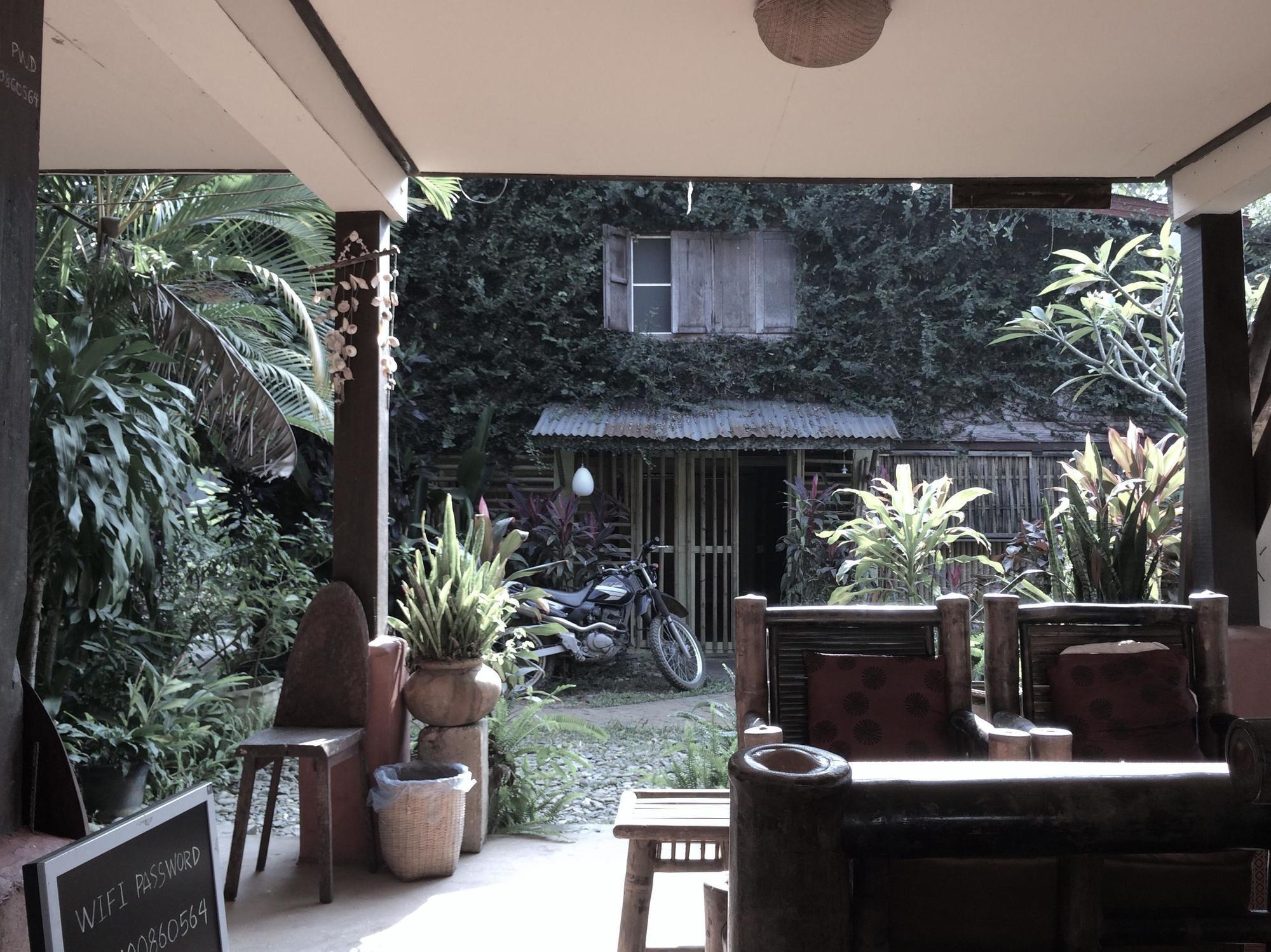 Отель Champa Lao Bungalows Ванг-Виенг Экстерьер фото