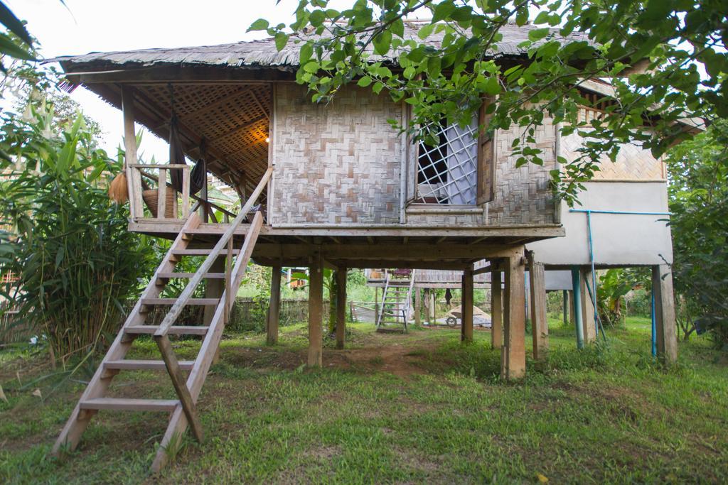 Отель Champa Lao Bungalows Ванг-Виенг Экстерьер фото