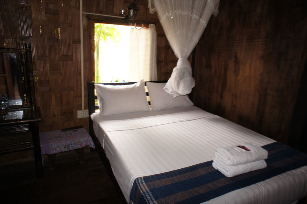 Отель Champa Lao Bungalows Ванг-Виенг Экстерьер фото