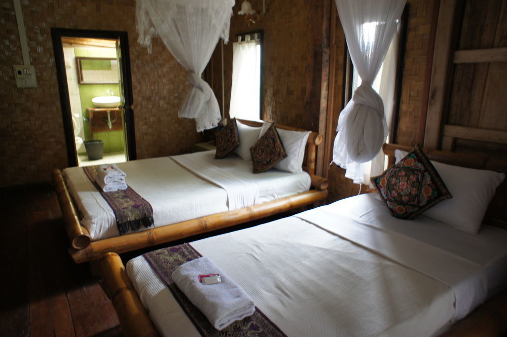 Отель Champa Lao Bungalows Ванг-Виенг Экстерьер фото